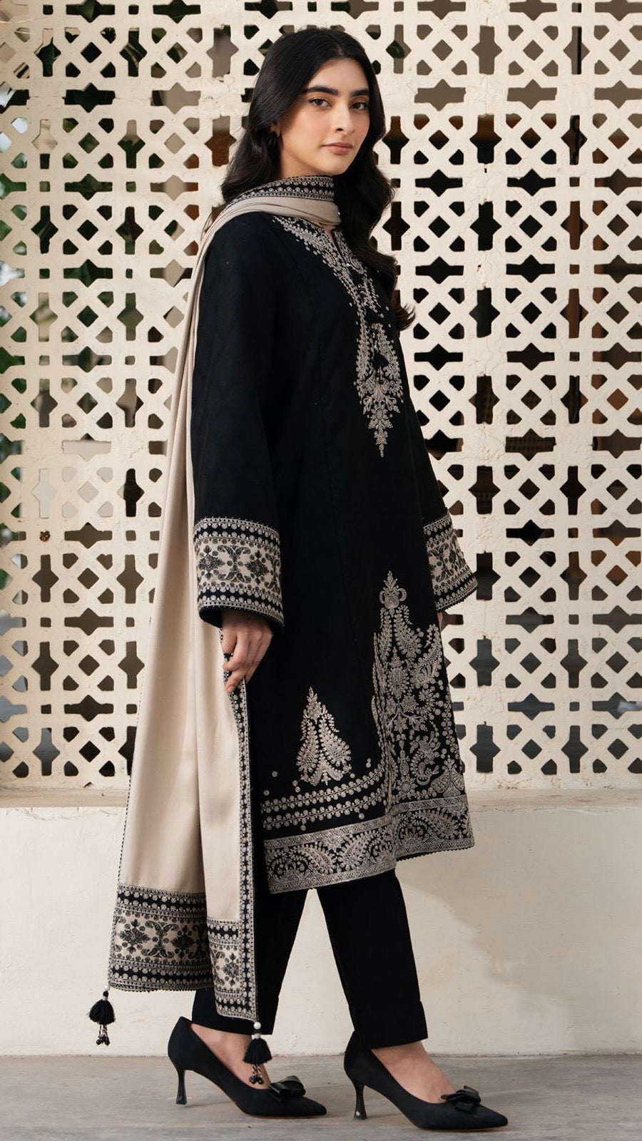 JZN-3PC UNSTITCHED FULLY EMROIDERED OUTFIT